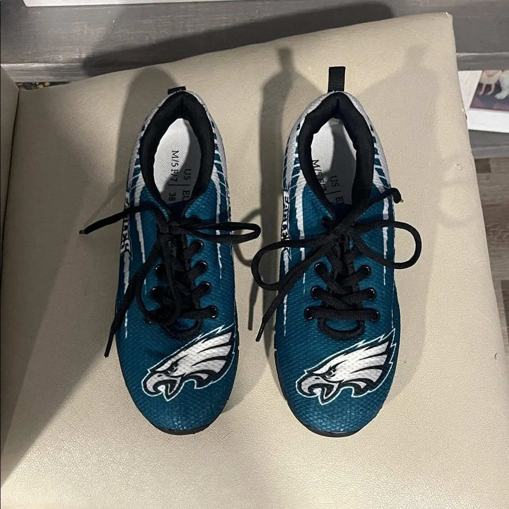 Philadelphia Eagles Sneakers Lightweight Football NFL Size 7 - Picture 2 of 6